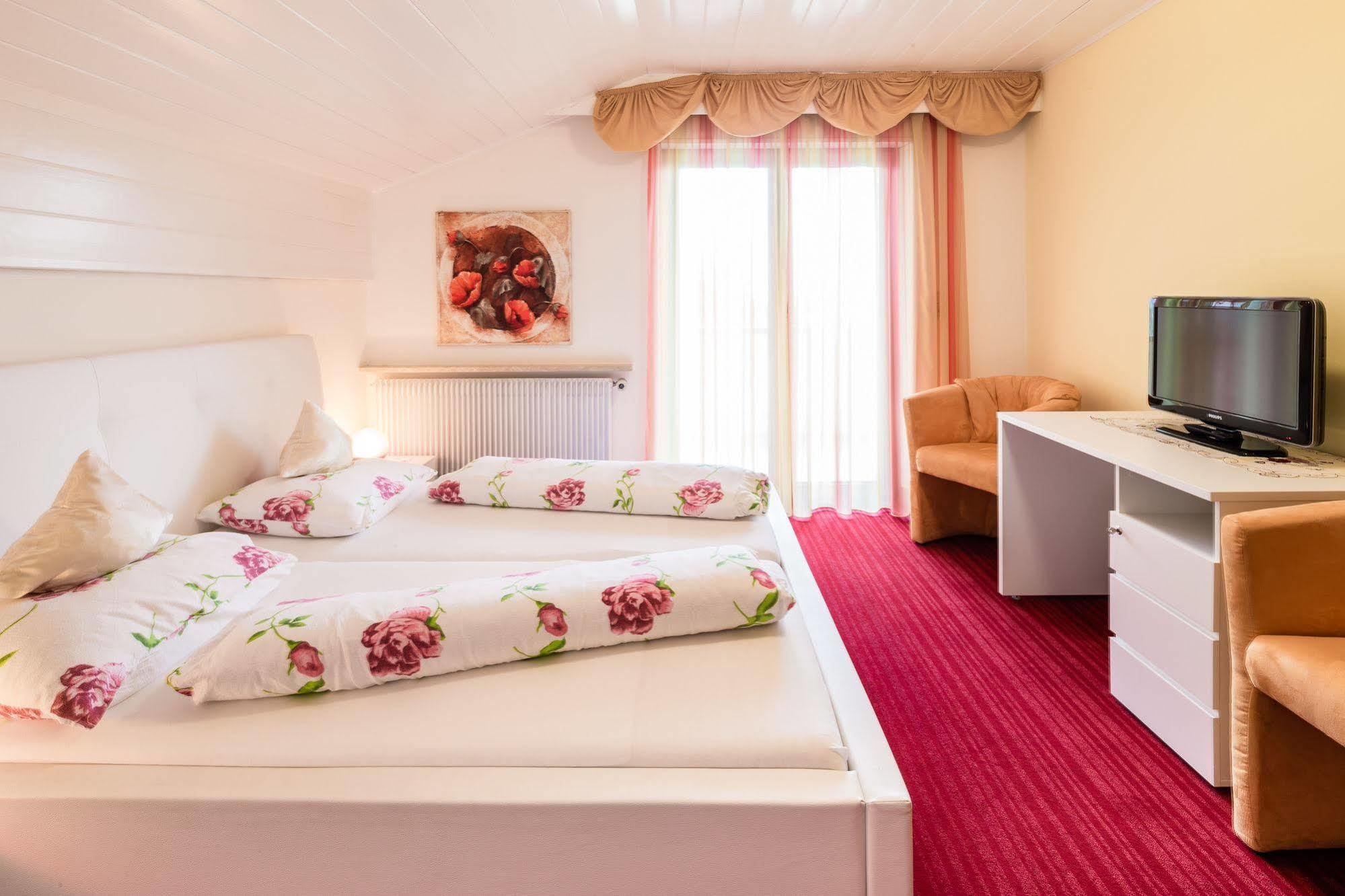 Hotel Gschwangut Лана Екстер'єр фото